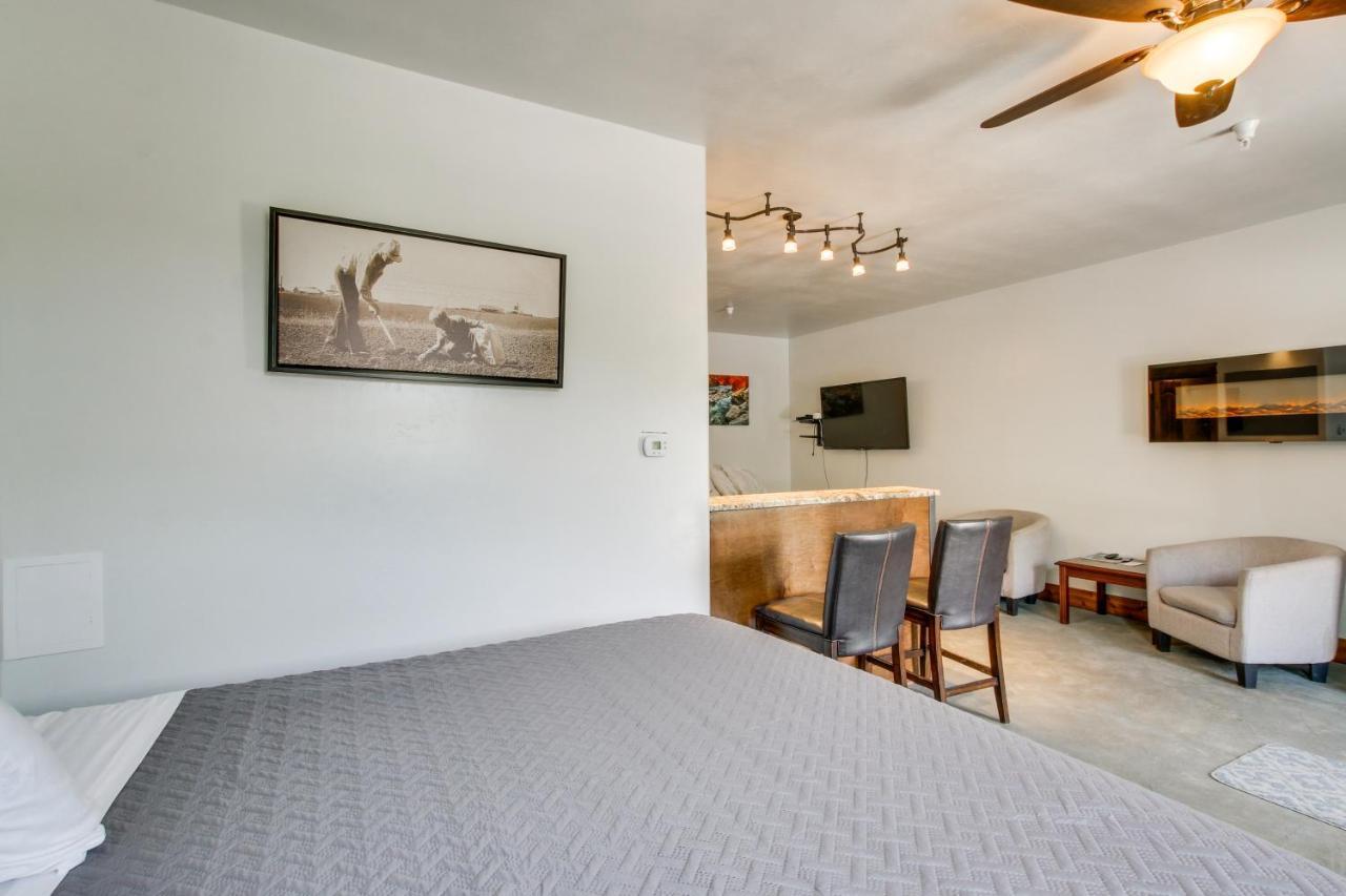 Central Lava Hot Springs Studio With Deck And Views! Luaran gambar