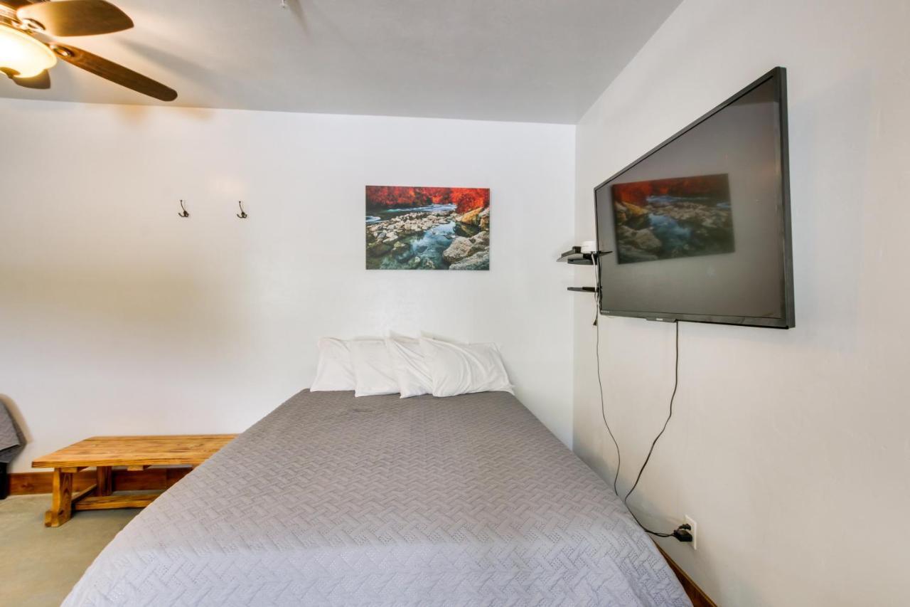Central Lava Hot Springs Studio With Deck And Views! Luaran gambar